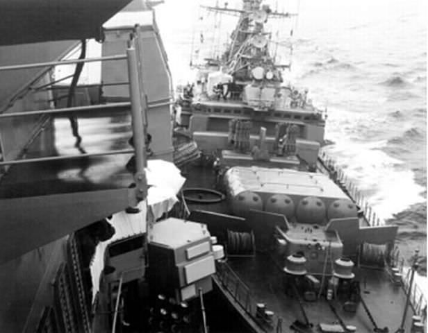 "Беззаветный" таранит "Yorktown"
