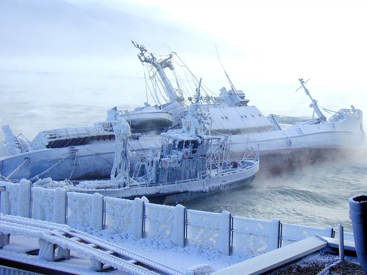 Обледенение ГС «Арктика» и БГК-775.